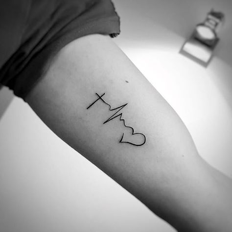 Tattoo ligne de vie #rigalstudio #tattoo #tattoos #tatouage #tatouages #lignedevie #life #love #family #fun #coeur Nail Ink, Landscape Pencil Drawings, Dad Tattoo, Explore Tattoo, Dad Tattoos, Love Family, Tattoo Stencils, Flash Tattoo, Pencil Drawings