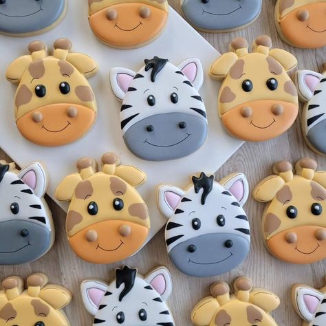 Sophie Giraffe, Giraffe Cookies, Cake Decorating Flowers, Food Cookies, Nutella Cake, Safari Theme Party, Wild One Birthday Party, Animal Cakes, Baby Cookies