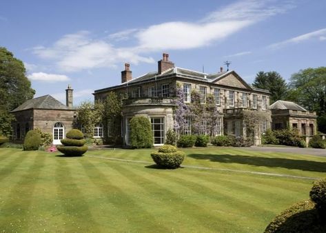 Ashfurlong Hall, Sutton Coldfield, Birmingham - Photo "Ashfurlong Hall" Quirky Architecture, Birmingham House, British Homes, Amazing Houses, Sutton Coldfield, Stately Homes, Birmingham Uk, Manor Houses, Birmingham England