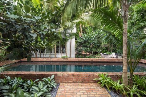 Key West Landscaping, Front Path, Curb Appeal Landscape, Florida Landscaping, Tropical Garden Design, Tropical Pool, Garden Types, Garden Tours, Back Gardens