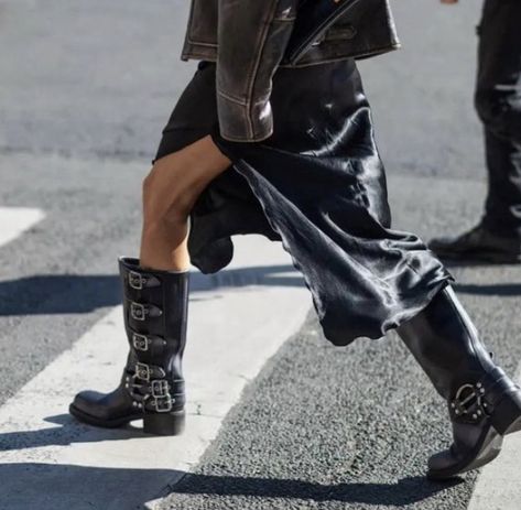 Biker Boots Aesthetic, 2023 Outfit Inspiration, Biker Boots Outfit, Aw 2023, Rocker Style, Buckle Boots, Biker Boots, Fall 2023, Ankle Bootie