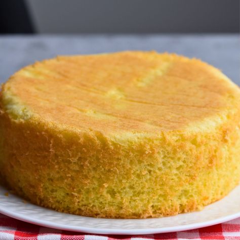 3-Ingredients sponge cake Banana Bread 3 Ingredient, Cakes Made With Oil, Moist Lemon Pound Cake, 3 Ingredient Cheesecake, Italian Sponge Cake, Cake Flour Substitute, Pancake Mix Recipe, Sponge Cakes, Cake Video