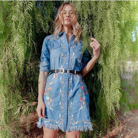 Embroidery On Denim, Embroidered Denim Dress, Denim Dress Summer, Denim Embroidery, Dress Denim, Fashion Attire, Embroidered Denim, Floral Illustrations, Dress Summer