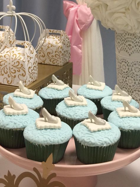 Light Blue Cake, Cake Pops Frosting, 18th Debut, Blue Cake Pops, Cinderella Glass Slipper, Cinderella Cupcakes, Shoe Cupcakes, Carousel Cake, Cinderella Party