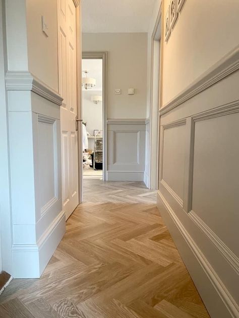 Hallway Panelling, Paneling Makeover, Entrance Hall Decor, Panels Design, Living Room Panelling, Hallway Colours, House Staircase, Hallway Inspiration, Narrow Hallway Decorating