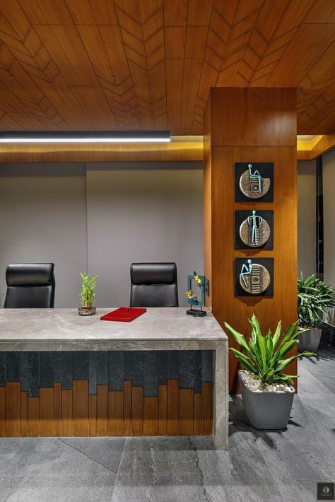 Managing Director Office Design, Director Cabin Design Office, Study Table Decoration Ideas, Modern Office Table Design, Make Paper Plane, Office Counter Design, Balcony Ceiling, Office Cabin Design, Office Reception Design