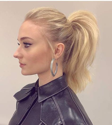 50 Best Ponytail Hairstyles To Try In 2020 Comb Over Haircut, Ponytail Hairstyles Easy, Barrel Curls, Simple Ponytails, Sophie Turner, Low Ponytail, Ponytail Styles, Party Hairstyles, Ponytail Hairstyles