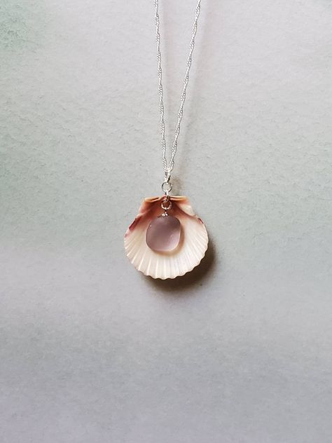 Seashell Necklaces, Ganesh Pendant, Seaglass Necklace, Sea Jewelry, Pink Sea, Shell Crafts Diy, Seashell Jewelry, Necklace Purple, Scallop Shell