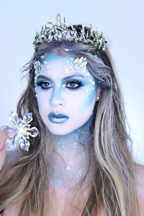 Frost Makeup Ice Queen, Ice Queen Makeup Halloween, Queen Makeup Halloween, Dnd Makeup, Ice Princess Makeup, Frost Makeup, Ice Princess Costume, Makeup Painting, Ice Queen Costume