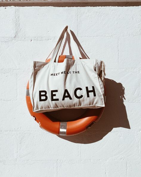 Beach Bag Design Ideas, Beach Bags Totes, Meet Me At The Beach, Anime Tote Bag, Minimal Shirt Design, Totes Ideas, Minimalist Tote Bag, Canvas Bag Design, Tote Beach Bag