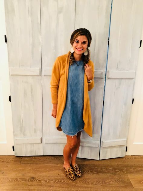 One Chambray Dress, Ten Ways – Just Posted Blue Jean Dress Outfit Fall, Dress With Booties Fall, Denim Dress Outfit Fall, Chambray Dress Outfit, Jean Dress Outfits, Jeans Dress Outfit, Denim Dress Style, Denim Dress Outfit, Vintage Street Fashion