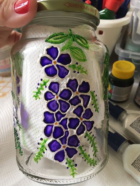 Glass Painting Designs Pattern Printable, Bottle Art Projects, Painting Glass Jars, Glass Painting Patterns, Hand Painted Wine Bottles, Glass Painting Designs, Glass Bottle Diy, Diy Glass Bottle Crafts, Stained Glass Paint