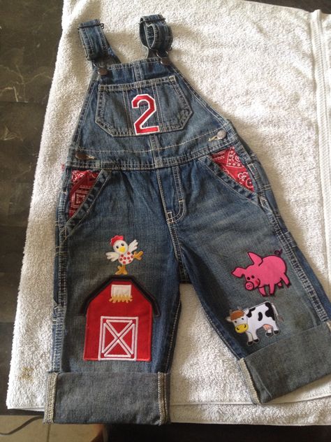 First Barnyard Birthday, Cowboy Birthday Party Outfit, Farm Party Outfit, Barnyard Birthday Party Boys, Cowboy Birthday Outfit, Farm Birthday Outfit, Farm Birthday Cakes, Rodeo Birthday Parties, Cow Birthday Parties