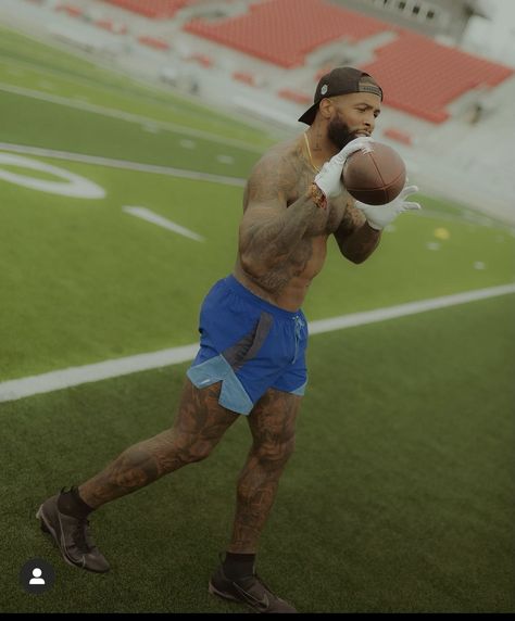 Obj Style, Obj Football, Dark Sleeve, Basketball Fits, Banana Cookie Recipe, Banana Cookie, Black Men Haircuts, Men Abs, Odell Beckham