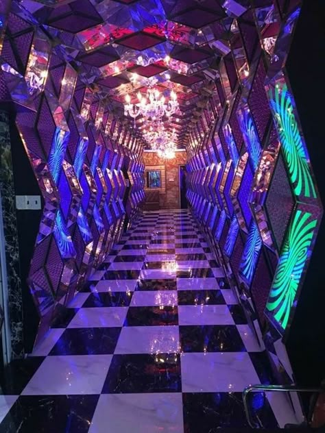 Pompe A Essence, Nightclub Design, Club Aesthetic, Karaoke Party, Motif Art Deco, Neon Room, Neon Aesthetic, Aesthetic Rooms, Club Design