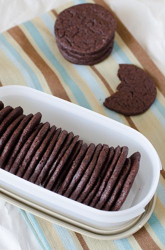 Homemade Chocolate Wafers 5 Chocolate Wafers With Cream, Nabisco Famous Chocolate Wafers, Homemade Ice Cream Sandwiches, Chocolate Wafer, Chocolate Wafer Cookies, Food Cookies, Eggless Recipes, Deli Sandwiches, Decorating Cookies