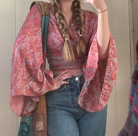 Pink Hippy Outfit, Pink Boho Outfits, 70s Vibe Outfits, Aesthetic Boho Outfits, Pink Hippie Outfit, Pink Boho Outfit, 70 Outfits 70s Fashion, Vintage Hippie Outfits, Hippy Fits