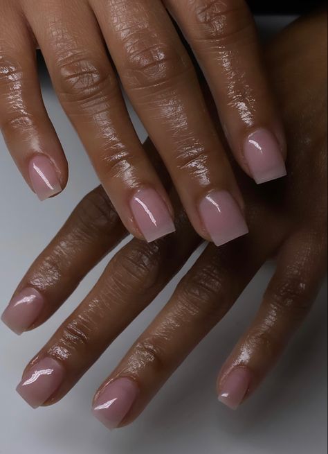 Short Acrylic Clear Nails, Cute Short Nails For Black Women, Plain Nails Natural, Nails Clear Design Ideas, Cute Clear Nails Short, Short Squoval Nails Ideas, Natural Nail Clear, Short Realistic Acrylic Nails, Clear Short Gel Nails