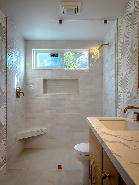 🌿 Modern Minimalism at Its Best 🌿  A stunning example of how a simple frameless shower screen can beautifully define a space. This design maintains an open, airy feel while providing a subtle separation for the shower area. The mix of textures—from the delicate tilework to the elegant wallpaper—creates a truly modern retreat that feels both fresh and relaxing.  #BathroomDesign #MinimalistShower #ModernBathroom #BathroomRemodel #SpaVibes #HomeDesign Shower Glass Door Ideas Walk In, Shower Glass Door Ideas, Glass Door Ideas, Frameless Shower Screen, Shower Glass Door, Minimalist Showers, Shower Screens, Frameless Shower Door, Shower Area