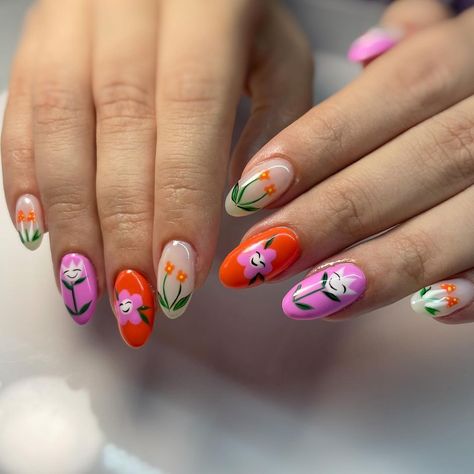 Kenna Crump | This cute spring set.🥹 🩷 🧡 🤍 💅🏻inspo @spicyartnails 😮‍💨👏🏻 #handpaintednailart #springnails #flowernails #nailart #boycottboringnails… | Instagram Nail Designs Flowers, Summertime Nails, Nail Goals, Painted Nail Art, Spring Set, Beauty Guru, Cute Spring, Floral Nails, Nails Magazine