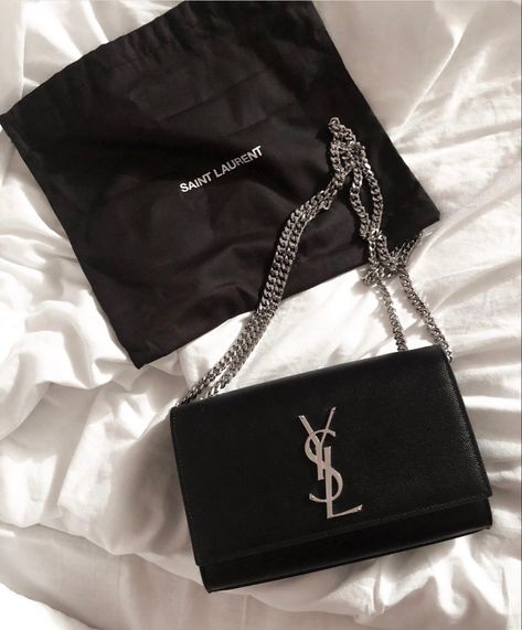 Saint Laurent Bag Aesthetic, Black Designer Bag, Sac Yves Saint Laurent, Saint Laurent Aesthetic, Winter Outfit Aesthetic, Yves Saint Laurent Bag, Winter Outfits Blackgirl, Black Designer Bags, Outfits Cold