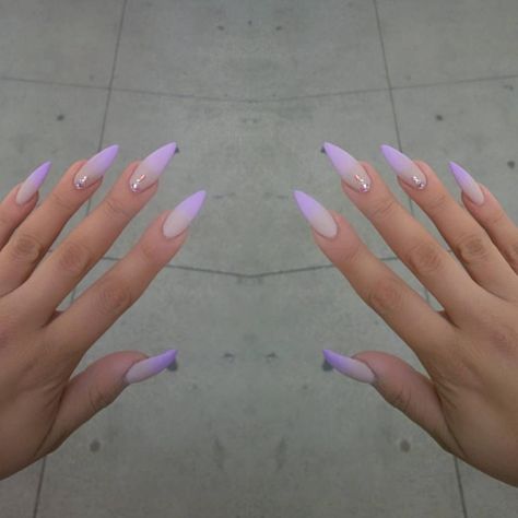 Nails Pointy Long, Lavender Stiletto Nails, Staleto Nails, Pointed Nail Designs, Stilleto Nails Designs, Baby Pink Nails, Lilac Nails, Pointy Nails, Long Stiletto