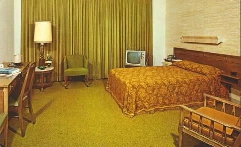 70s Motel, Retro 70s Bedroom, Madonna Inn Rooms, Vintage Motel Room, Modern Motel, Beth Kirby, University Accommodation, Mcm Bedroom, Wood Panel Wall