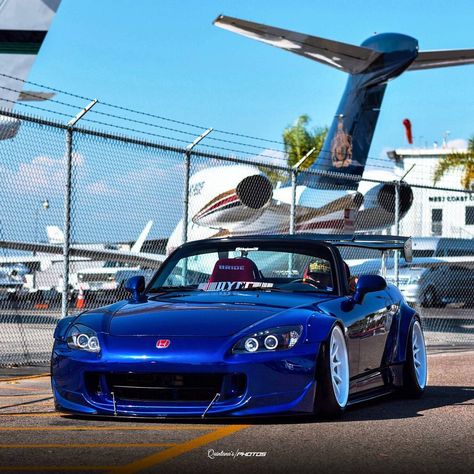 Clean s2k!! 👌 #s2000 #ap1 #widebody #jdm #k2motor #specdtuning #specd #s2k #s2klove #slammed Kouki S14, S2k Honda, 2000s Tuner Cars, Honda S2000 Fast And Furious, Honda 2000, Sukis 2001 Honda S2000, Soichiro Honda, Honda Bikes, Honda Civic Type R