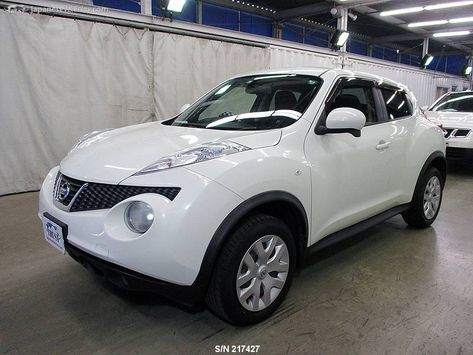 Nissan 1400 Bakkie, Nissan Juke Modified, Nissan Juke Black, Nissan Juke White, Nissan Juke 2014, Nissan Stagea 260rs, Sun Roof, Car Carrier, Old Tires