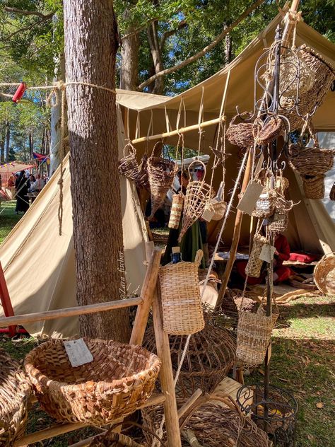 Fantasy Festival Aesthetic, Fantasy Market Place Aesthetic, Traveler Aesthetic Medieval, Dnd Romance, Medieval Festival Aesthetic, Medieval Workshop Aesthetic, Medieval Market Aesthetic, Medieval Farm Aesthetic, Festival Aesthetic Medieval