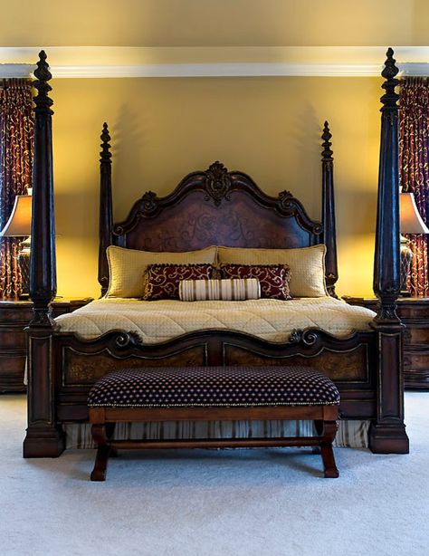 Small Bedroom Bed, Wood Bedroom Sets, Lauren Nicole, Gorgeous Bed, Bedroom Traditional, Indian Bedroom, Wooden Bed Design, King Bedroom Sets, Bedroom Sets Queen