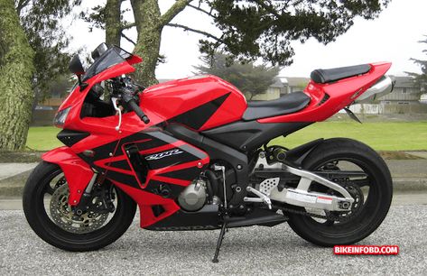 Honda CBR600RR 2005 - 2006 Honda 600 Rr, Sportbike Motorcycles, Bike Graphics, Cbr 600rr, Dodge Charger Srt, Crotch Rocket, Honda Cbr600rr, Motorcycle Pictures, Sport Bike