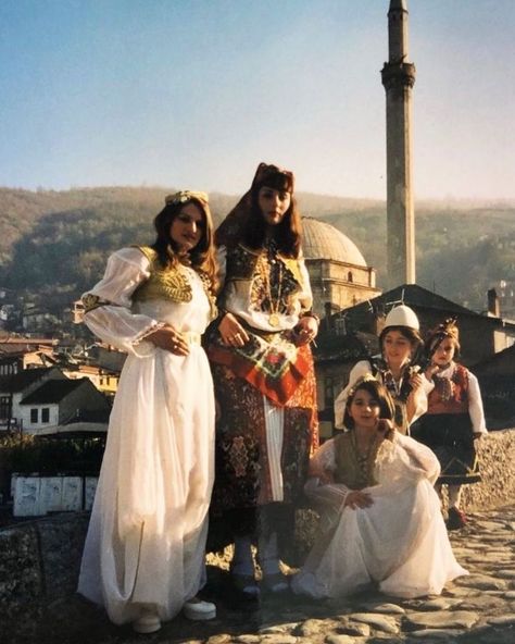 Women In Traditional Clothing, Albanian Women, Albanian Clothing, Europe Culture, Albanian Culture, Double Headed Eagle, Folk Clothing, Culture Clothing, National Dress