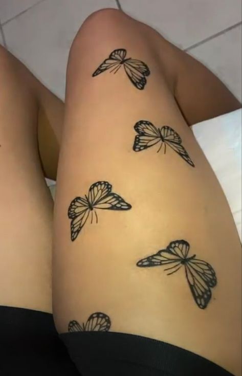 Side Thigh Tattoos Unique, Tattoo Butterfly Thigh, Thigh Tattoos Women Butterflies, Butterfly Knee Tattoos Women, Front Of Leg Tattoos Women, Thigh Tattoo Butterfly, Tattoo Women Leg, Leg Butterfly Tattoo, Tattoo Ideas Leg Female