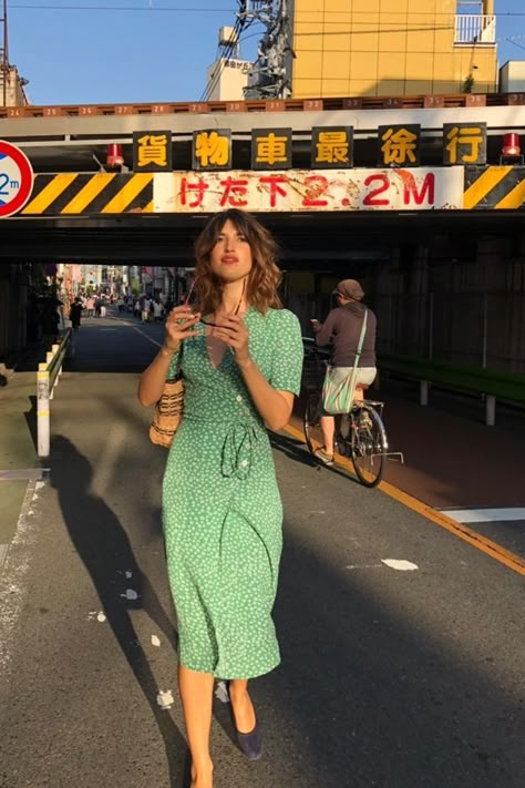 Jeanne Damas Style, Style Parisienne, Parisienne Chic, Jeanne Damas, French Girl Style, Summer Fashion Trends, Green Outfit, Parisian Chic, Looks Chic