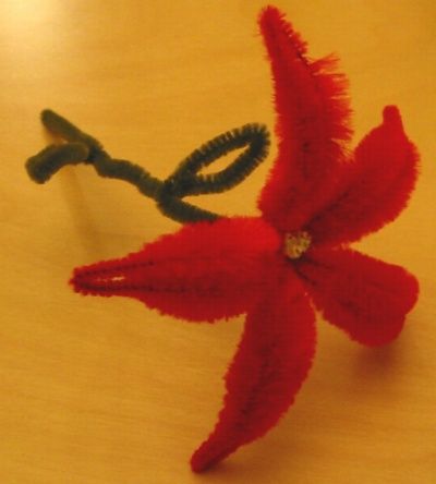 Pipe cleaner xmas Chenille Stem Crafts, Craft Pipe Cleaner, Chenille Crafts, Diy Pipe, Pipe Cleaner Crafts, Scouts Crafts, Christmas Ornaments Homemade, Kids Crafts, Pipe Cleaner