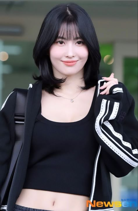 #twice #twicetagram #momo #twicemomo #momotwice #kpop #kpopicons #fyp #foryou #explore Hirai Momo, Hair Images, Onitsuka Tiger, Korean Hairstyle, Asian Style, Milan Fashion Week, Instagram Update, Hair Goals, South Korean Girls