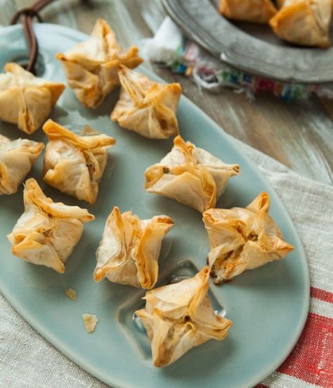 Phyllo Appetizers, Mushroom Appetizer Recipes, Mushroom Appetizers, Bacon Stuffed Mushrooms, Queso Cheddar, Stuffed Mushroom, Filo Pastry, Appetizer Bites, Finger Food Appetizers