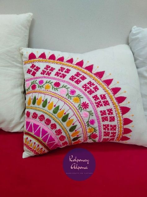 Handwork Pillow Cover, Cushion Cover Hand Embroidery, Kusan Cover Design, Cushion Embroidery Handmade, Cushion Embroidery Design Ideas, Pillow Cover Embroidery Designs, Hand Embroidery Pillow Cover, Cushion Cover Embroidery, Kutchi Embroidery