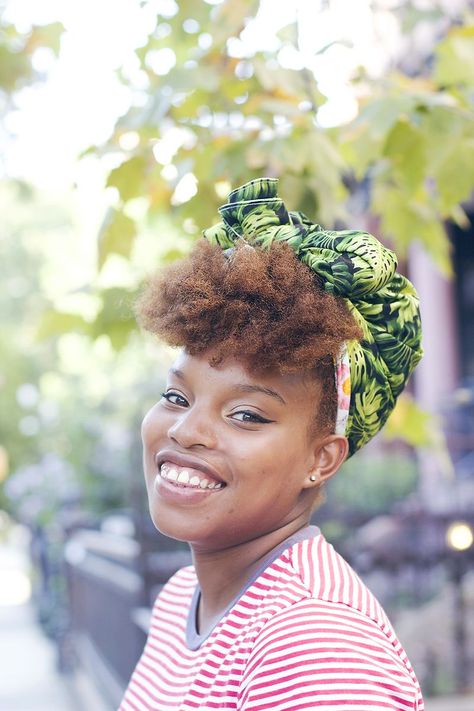 DIY double-sided head wrap (so cute and easy!) Eyeliner Hacks, Headwrap Tutorial, Vacation Hairstyles, Headband Wrap, Head Wrap Styles, A Beautiful Mess, Head Wrap Headband, Makeup Tricks, Diy Headband