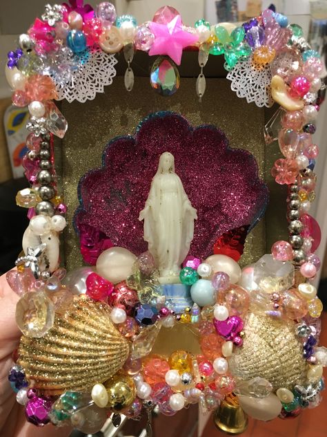 Shrine Box Ideas, Rasquachismo Art, Kitchy Art, Shrine Inspiration, Mary Shrine, Shrine Art, Found Object Sculpture, Sacred Space Altar, Alter Art