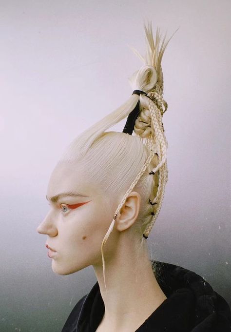 Futuristic Hair, Headpiece Hairstyles, Exotic Hairstyles, High Fashion Hair, Avant Garde Hair, Dramatic Hair, Editorial Hair, Hair Arrange, Fantasy Hair