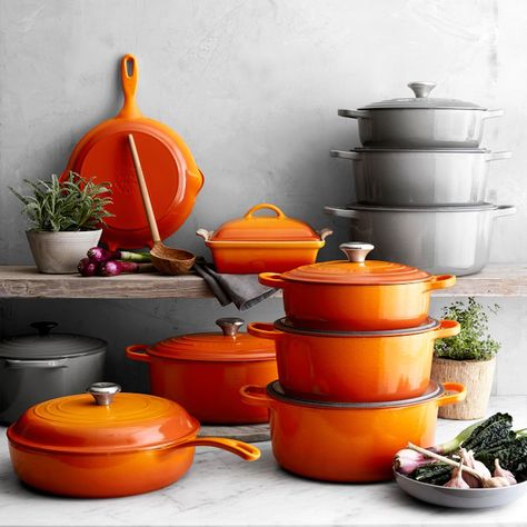 Le Creuset Cast Iron, Le Creuset Cookware, Enameled Cast Iron Cookware, Cast Iron Pot, Kitchen Games, Stainless Steel Cookware, Enameled Cast Iron, Cookware Sets, Cast Iron Cookware