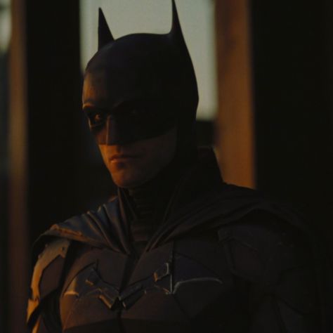 Bruce Wayne, the Batman icons Noire Detective, Bale Bruce Wayne, Christian Bale Bruce Wayne, Pattinson Batman, Comic Pfp, Batman Icon, Batman Memes, Batman Comic Wallpaper, Batman 2022