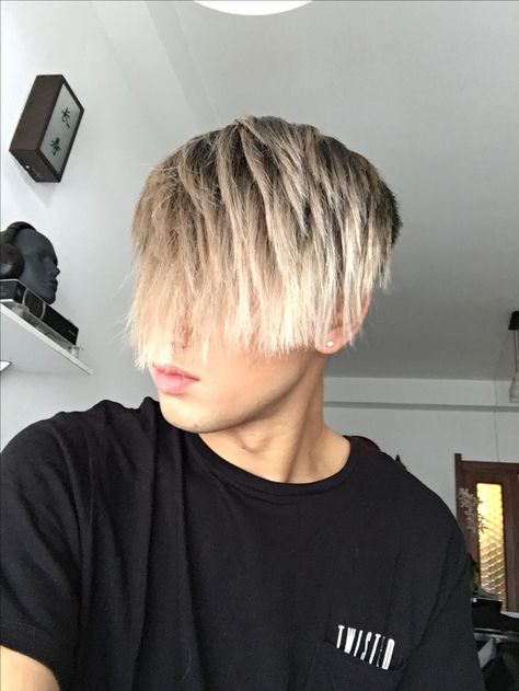 #blondasian #blondhair #ombre #maleblond Male Highlights, Ombre Hair Men, Blonde Hair Men, Medium Ombre Hair, Ombre Hairstyles, Men Blonde Hair, Mens Hair Colour, Ombre Hair Blonde, Men Hair Color