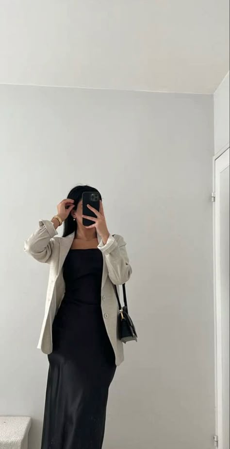 Modest Tights Outfit, Modest Outfits For Short Women, Long Dress Blazer Outfit, How To Style Black Dress Classy, Modest Clubbing Outfit, Modest Night Out Outfit, Modest Going Out Outfits Night, Modest Dinner Outfits, Modest Club Outfits