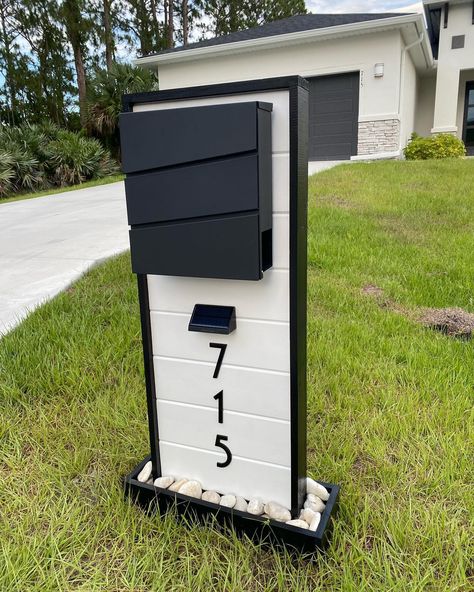 📬✨ Transform your curb appeal with our custom-made mailbox stands! Each set includes a stylish mailbox, solar lights for night-time visibility, and personalized house numbers. Plus, we ship directly to your doorstep! 🏡💌 #CustomMailbox #SolarLights #HomeDecor #FreeShipping Mailbox Stand, Custom Mailboxes, Post Box, House Numbers, Solar Lights, Mailbox, Curb Appeal, Night Time, Solar