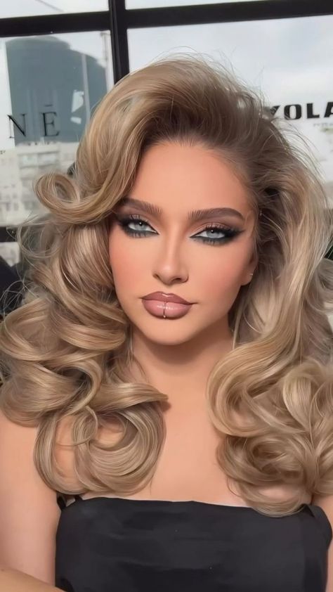 Big Hair Curls Volume, Hollywood Glamour Hair, Edgy Blonde Hair, Big Curls For Long Hair, Hairstyle And Makeup, Hollywood Curls, Vintage Curls, Formal Hairstyles For Long Hair, Hollywood Hair