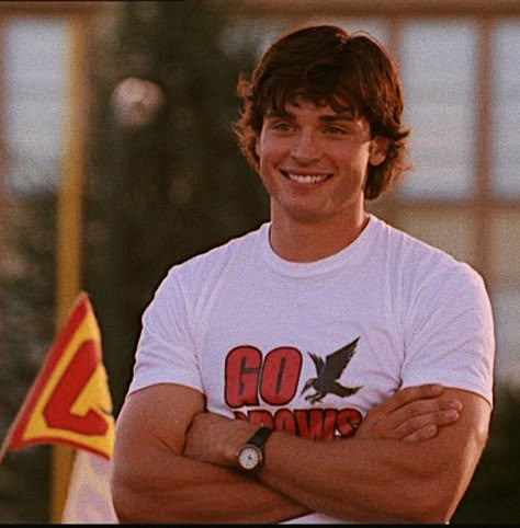 Smallville Clark Kent, Tom Welling Smallville, Smash Board, Fine Guys, Tom Welling, Celeb Crush, Celeb Crushes, Clark Kent, Smallville