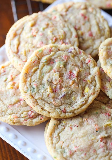 ATTENTION CEREAL LOVERS!! These chewy Fruity Pebbles Sugar Cookies are a fun spin on a classic! Adding Fruity Pebbles cereal takes buttery sugar cookies and gives them that sweet Fruity Pebbles flavor. #cookiesandcups #fruitypebbles #sugarcookies #cookierecipe Fruity Pebbles Cookies, Fruity Pebble Cookies, Fruity Cookies, Buttery Sugar Cookies, Fruity Pebble, Fruity Pebbles Cereal, Pebbles Cereal, Cereal Cookies, Easy Sugar Cookies